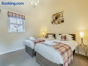 The Parlour - Image 2