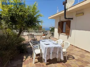 Maison authentique avec grande terrasse - Image 4