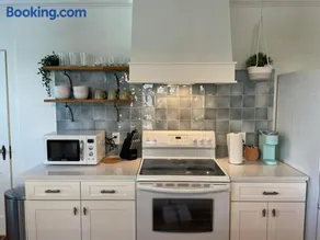 Santa Fe Inspired Bungalow 5 minutes to downtown - Image 2