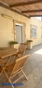 על קצה ההר - Image 1