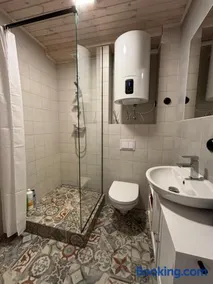 Cozy city apartments in Roja with free parking - Image 3
