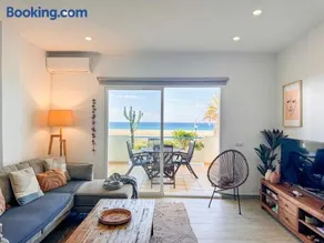 Tarifa Cozy House - Beach Front, Pool, Parking - Image 2