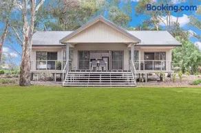 #4 Riverspa - Echuca Holiday Homes - Image 1