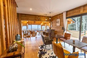 Chalet Luxe spacieux, Piscine chauffée, vue lac et montagnes, proximité immédiate pistes - Image 4