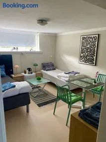 Guesthouse with private entrance - Image 1