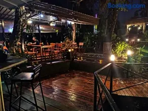 Tarzan Bamboo hut - Image 5