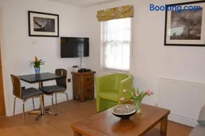 Entire apartments in the heart of the Suffolks - GL50 Apartments - Image 1