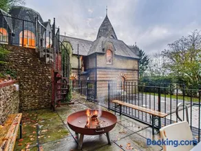 19th Century Manor with Hot Tub - Image 5