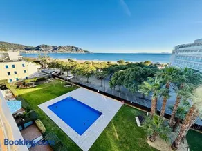 Ático Dúplex con vistas al mar, piscina comunitaria y parking privado, Roses (A221) - Image 5