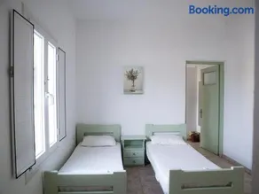 Nikos Place - Image 3