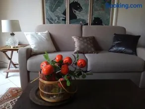 Quiet and Spacious 80m2 Flat Near Historic Center and Quays - Image 4