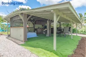 Glamping Garden Getaway - Image 1