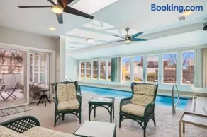 3 bedroom w indoor pool hotub - Image 1