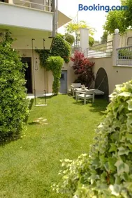 Apartment with garden in Thessaloniki. - Image 1
