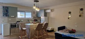 Stergios Suite with Private Jacuzzi - Image 5