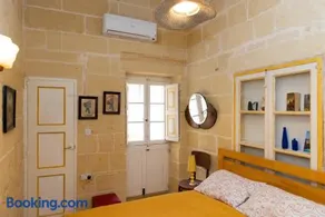 Maria Townhouse Heart of Victoria B&B - Image 3