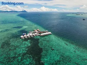 Vera Lavu Water Villa (24-Hour Chinese Housekeeper Service & Unlimited Snorkeling) - Image 1