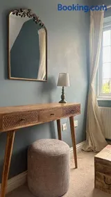 Entire Cotswolds barn retreat - Image 5
