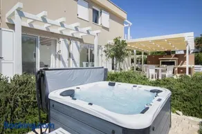 Casa vacacional con barbacoa, sauna y jardín - Image 5