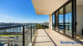 North-Facing 3BR with City Views & Parking - Image 3