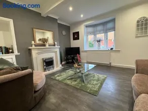 Captivating 3 bedroom home with conservatory - Image 4