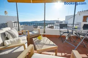 Casa Rosario, Frigiliana Large Historic Townhouse with Amazing Roof terrace HansOnHoliday Rentals - Image 1