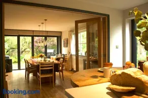 Modernised seven bedroom country house and garden with hot tub - Image 5