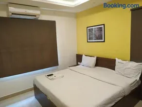 Kadavil Suites Rooms and Apartments Edappally - Image 2