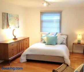 Jackson Star, A Modern Mid-Century Dream near University of Oregon - Image 1