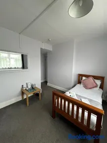 The Wheatley Hotel - Image 3