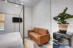 THe Oleander Hotel Room Number 4 - Image 4