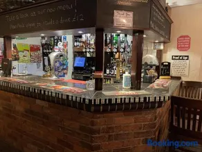 Riverside Bar & Restaurant - Image 2