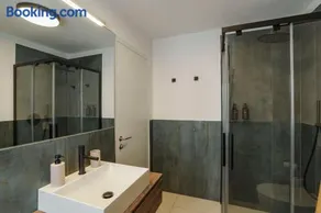 Mountain View Suites - Image 3
