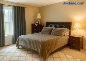 Elegant Spacious Family Gem 20 Min to Wilmington - Image 3