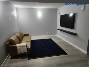 Modern 1-Bedroom Basement Suite - Image 4