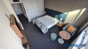 Chatswood Hotel Apartment - Image 3