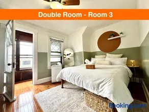 20 min NYC-Modern Private Room-Queen Bed-Parking Available But Confirm with Hosts - Image 2