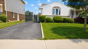 Modern Family Retreat Minutes from MetLife & NYC - Image 2