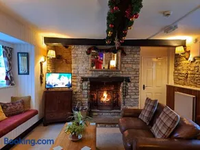 The horse and panniers guest house. - Image 2