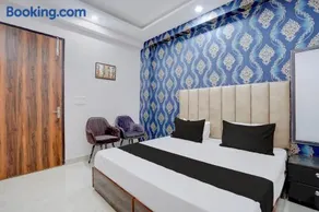 Hotel O Rooftop Inn - Image 1