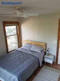 Newly Updated Grand Cabin Retreat Close to All - Image 5