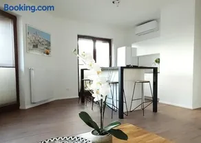 Central Port Warsaw Apartment - Image 1