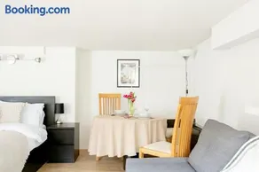 Garden flat on leafy Cator Estate in Blackheath - Image 3