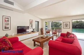 Canalfront Retreat, Private Jetty & Pool - Image 5