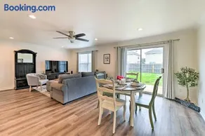 Walk to Baylor University: Waco Townhome - Image 1