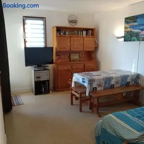 Charming T2 in residence with swimming pool - Image 4