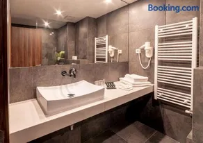 Atelier Hotel - Image 5