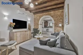 Neriana Villa - Garden Paradise - Image 3