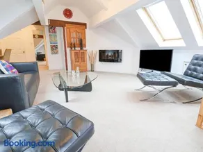 Dragon's Den - Image 2