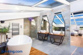 Privilege Suites by Friendhouse - Image 3